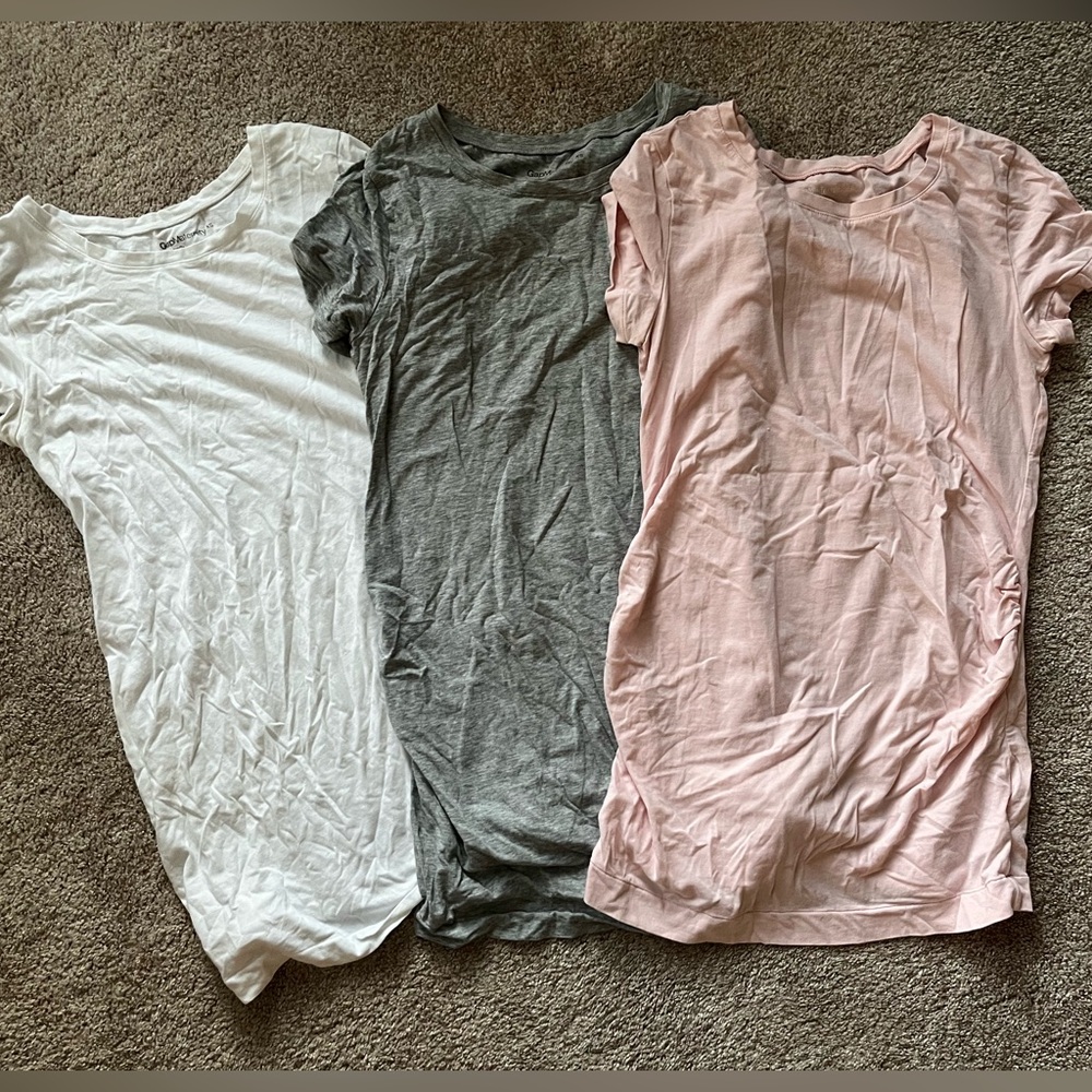 GAP Maternity tops size XS